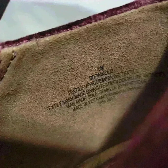 BANDOLINO merlot velvet booties. Size 10 - Picture 5 of 9